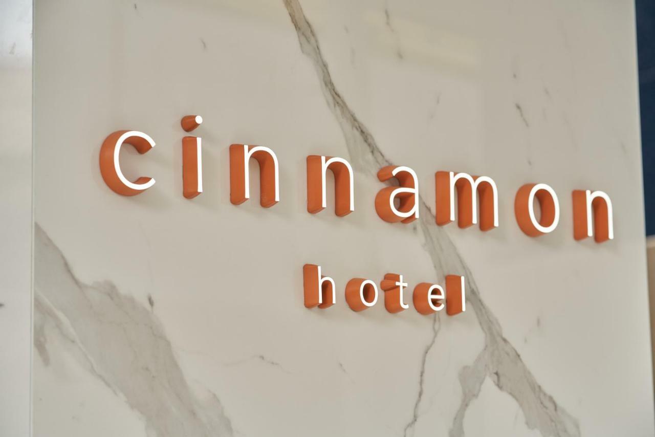 Cinnamon Hotel Осака Екстериор снимка